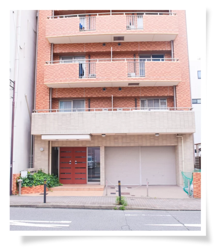 名古屋・大須にある占い・カウンセリングAJNAの外観です。フリーダムプレイスというマンションにあります。